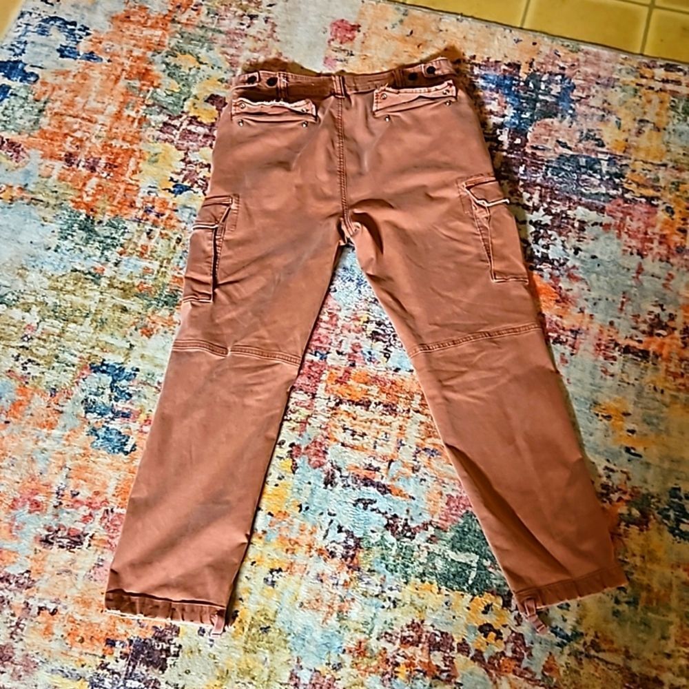 Like New!!!American Eagle cargo pants!!!.. FLEX WEAR!!. - Picture 4 of 7